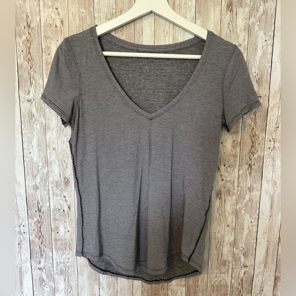Lululemon Tee Black/Grey Stripe 4